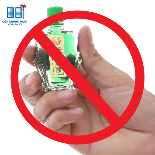 KHÔNG NÊN DÙNG DẦU GIÓ CHO VẾT CÔN TRÙNG CẮN SƯNG MỦ